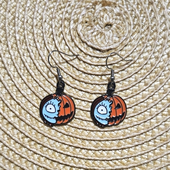 NEW! Handmade Nightmare Before Christmas Earrings - Picture 6 of 7